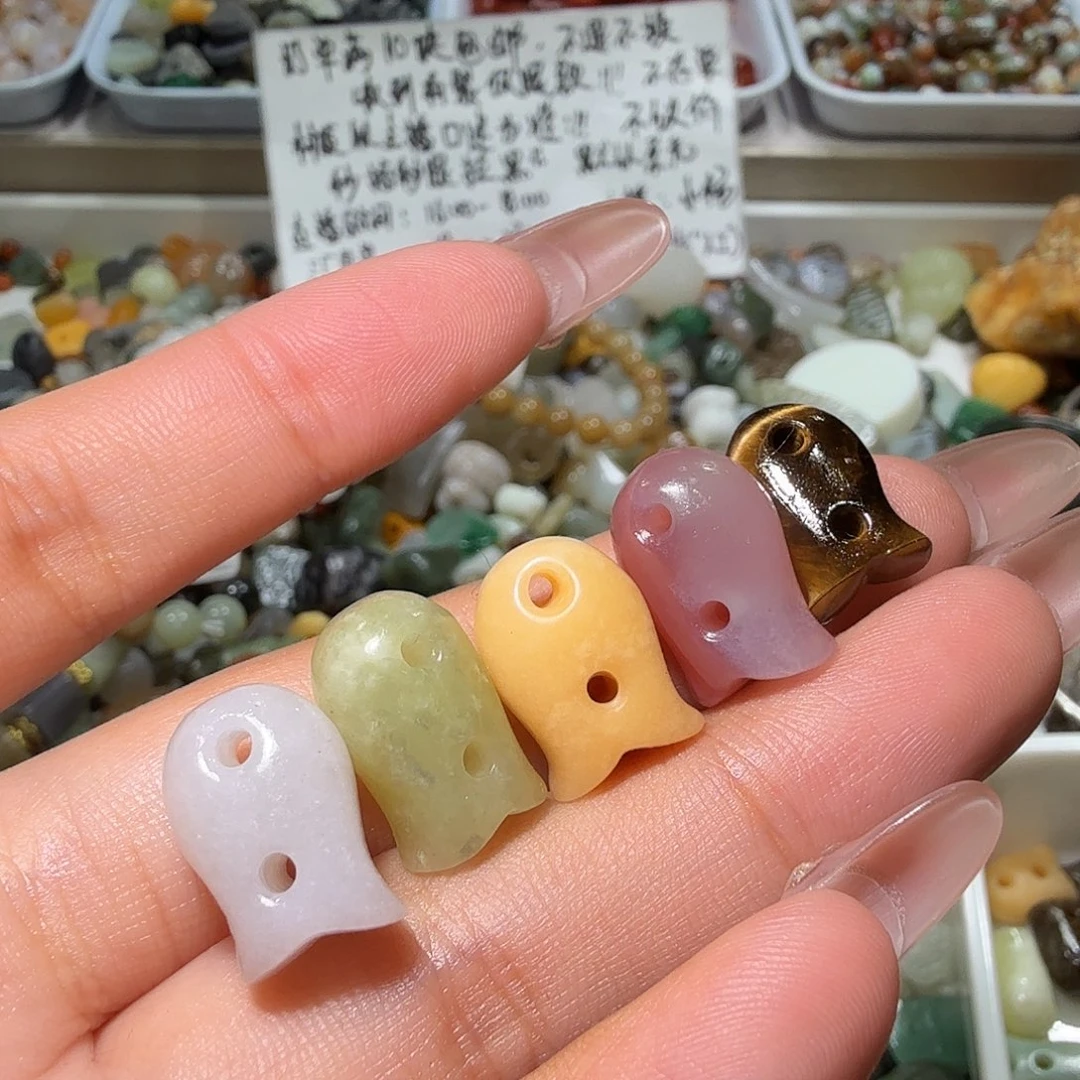 茉***莉和田玉未镶嵌珠宝奇石
