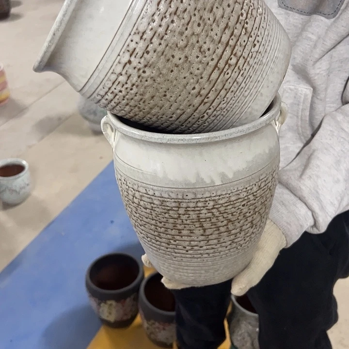 高度22厘米口18厘米