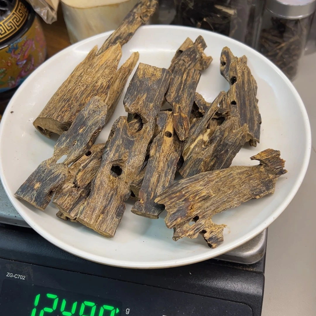 沉香碎屑沉香紫罗兰虫漏124克