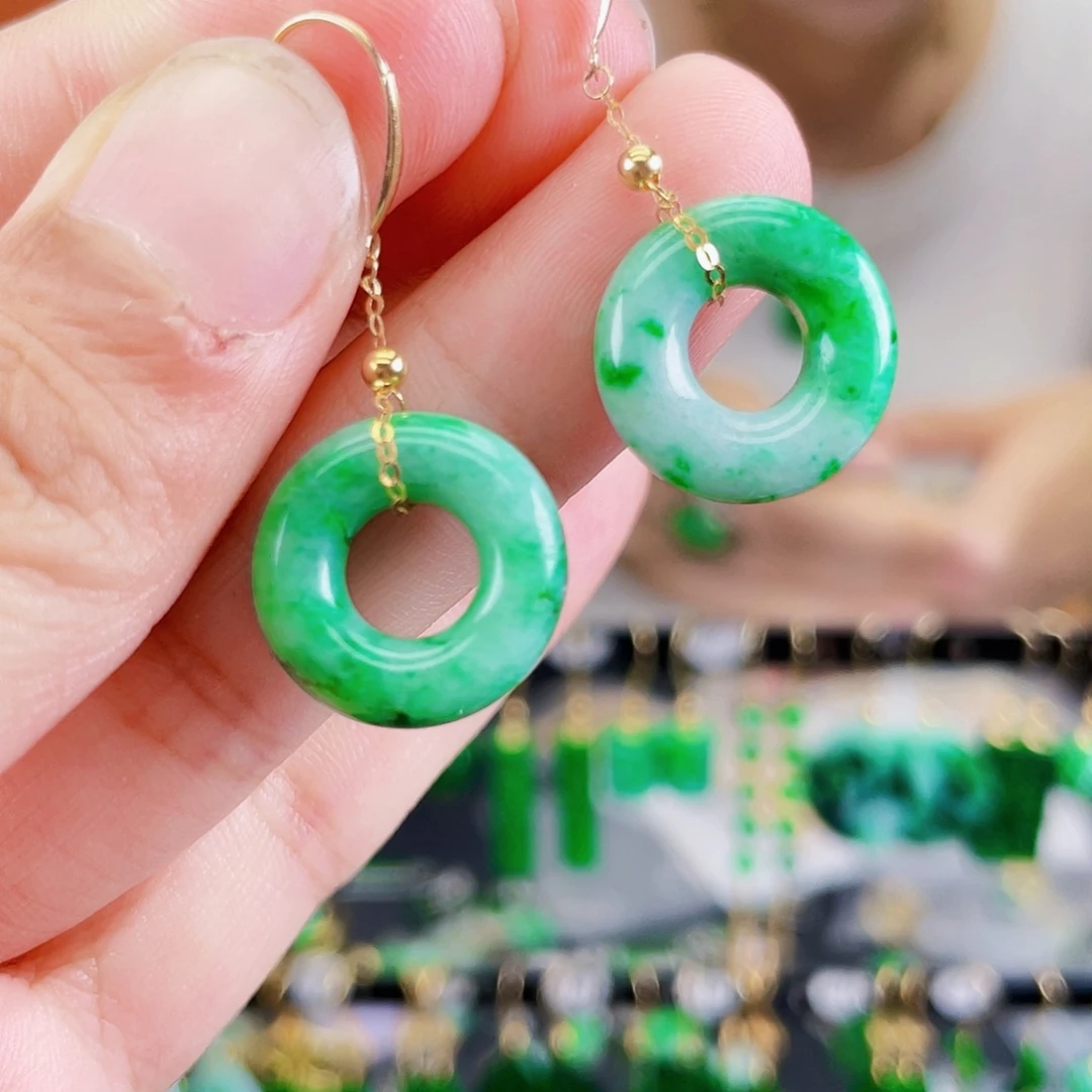 18K金镶嵌翡翠耳饰