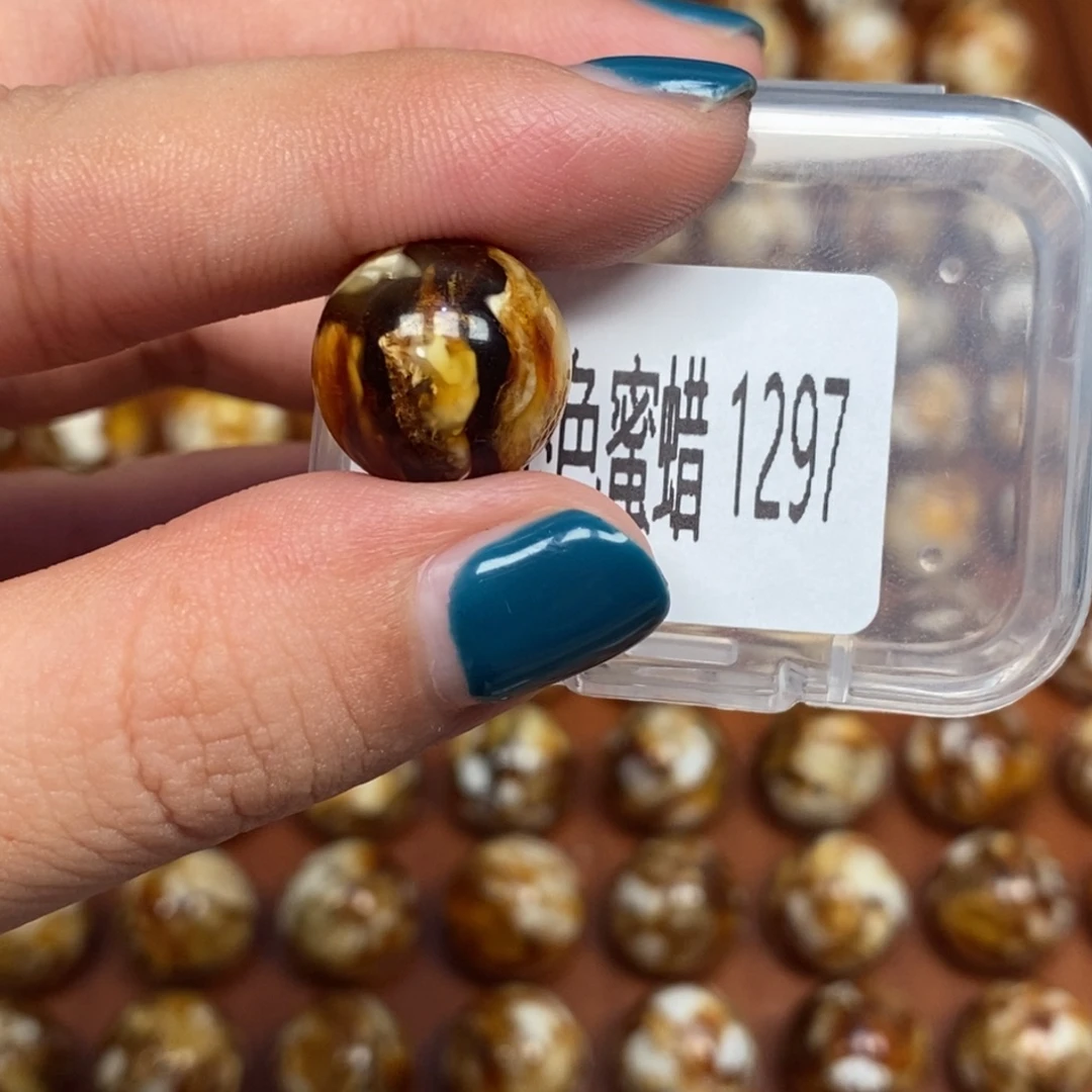 把件猴头核桃沁色蜜蜡圆珠老型1297