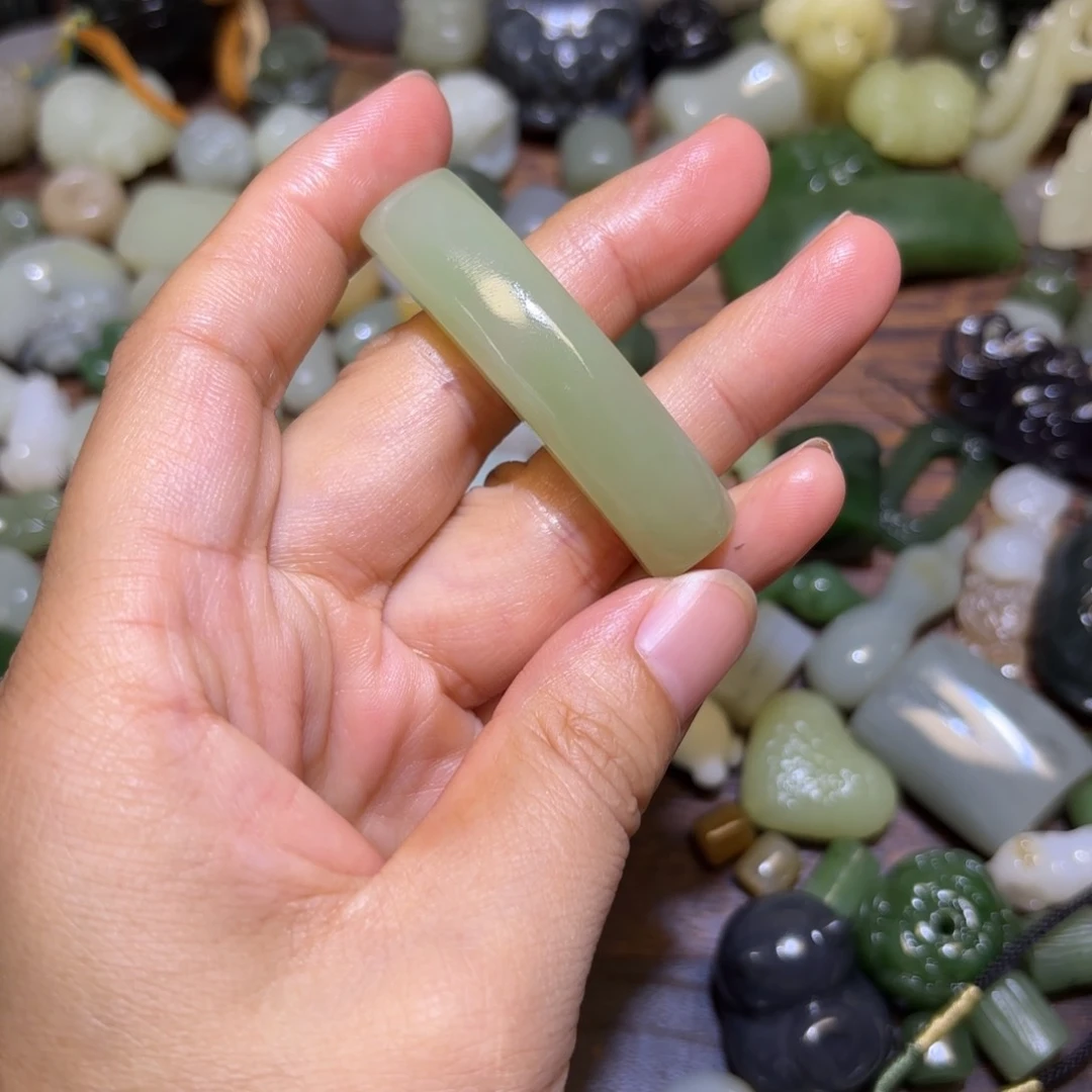 我***仔和田玉未镶嵌珠宝半成品