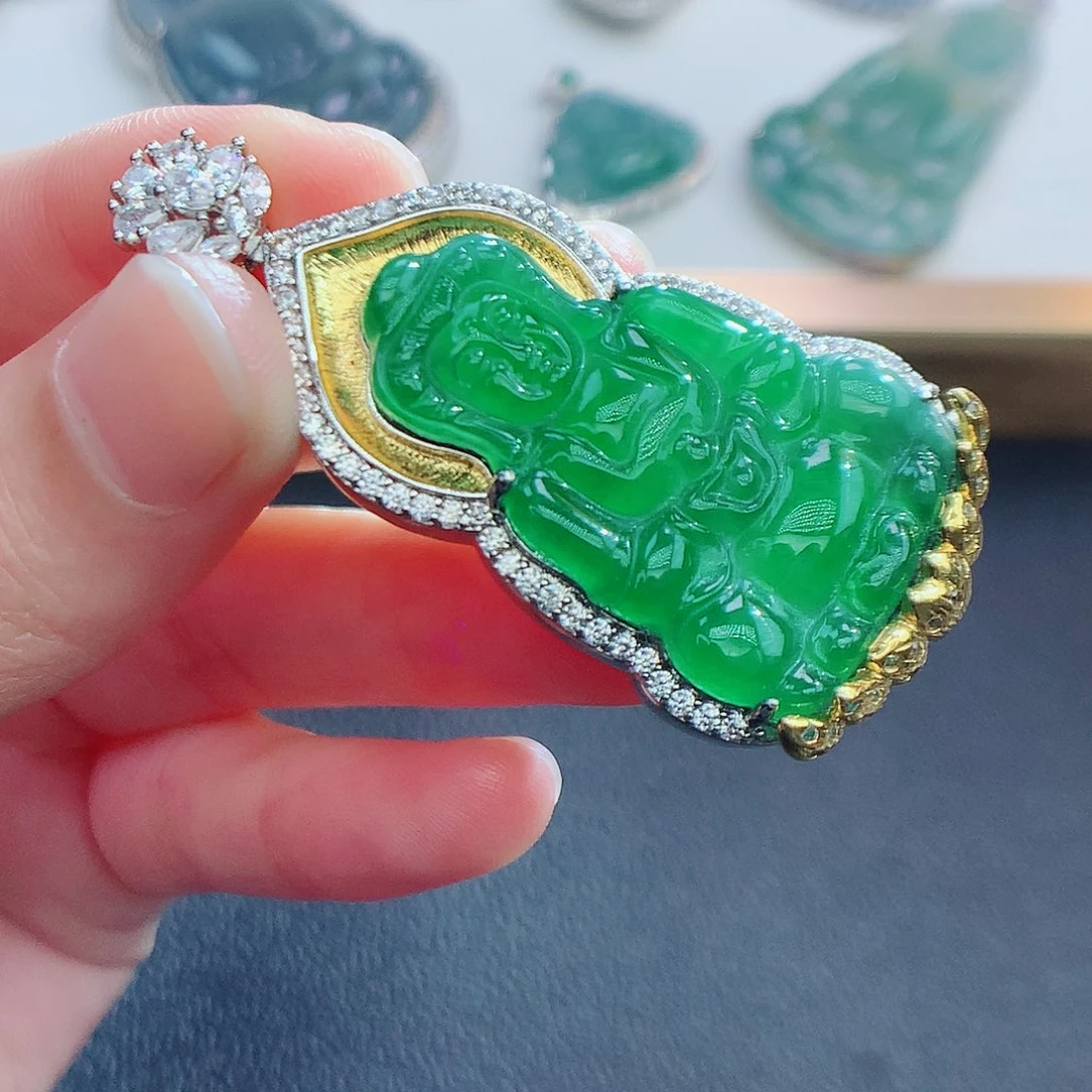 翡翠颈饰未镶嵌翡翠