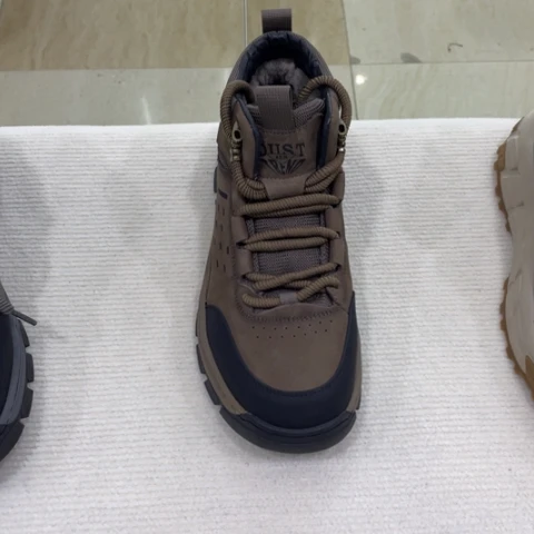 L***H磨砂皮（牛皮）时尚休闲真皮羊毛男鞋