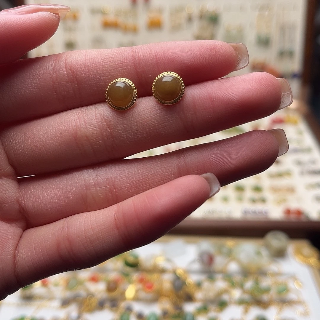 和田玉未镶嵌耳饰