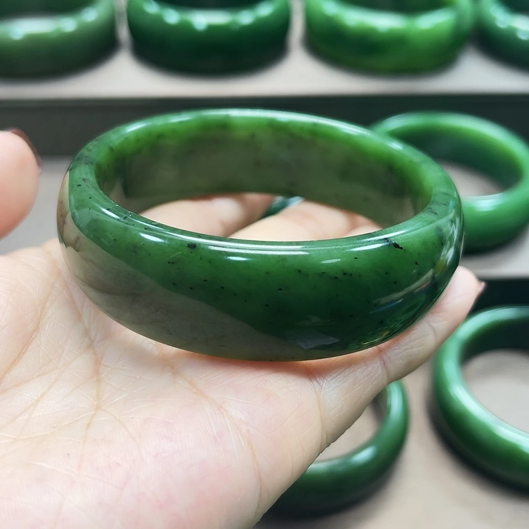 和田玉（碧玉）未镶嵌手镯