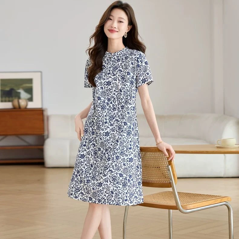 新中式复古碎花连衣裙女夏2025新款中年妈妈时尚宽松休闲纯棉裙子