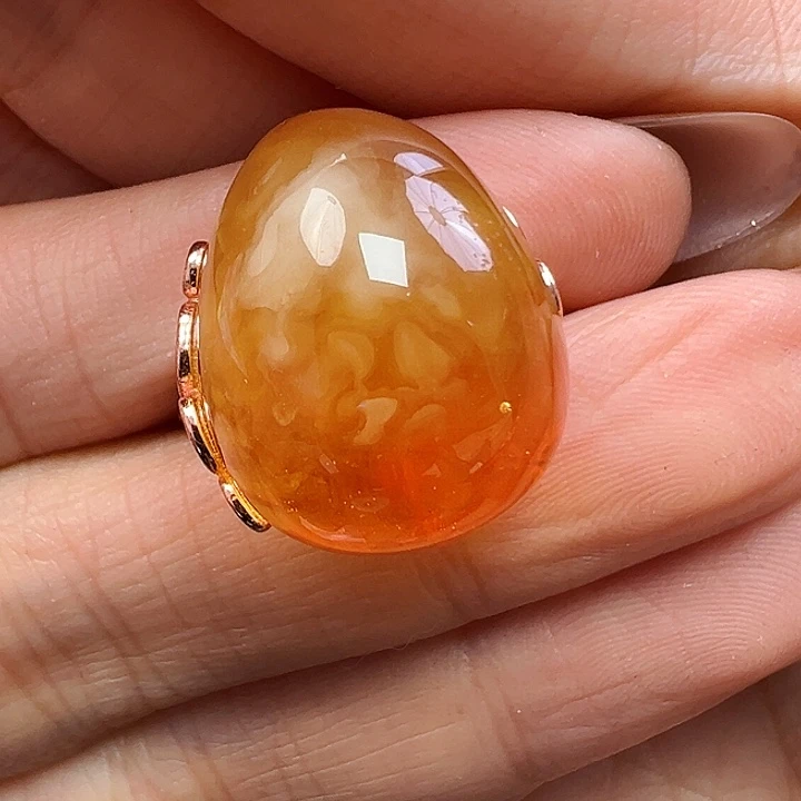 蜜蜡未镶嵌珠宝奇石