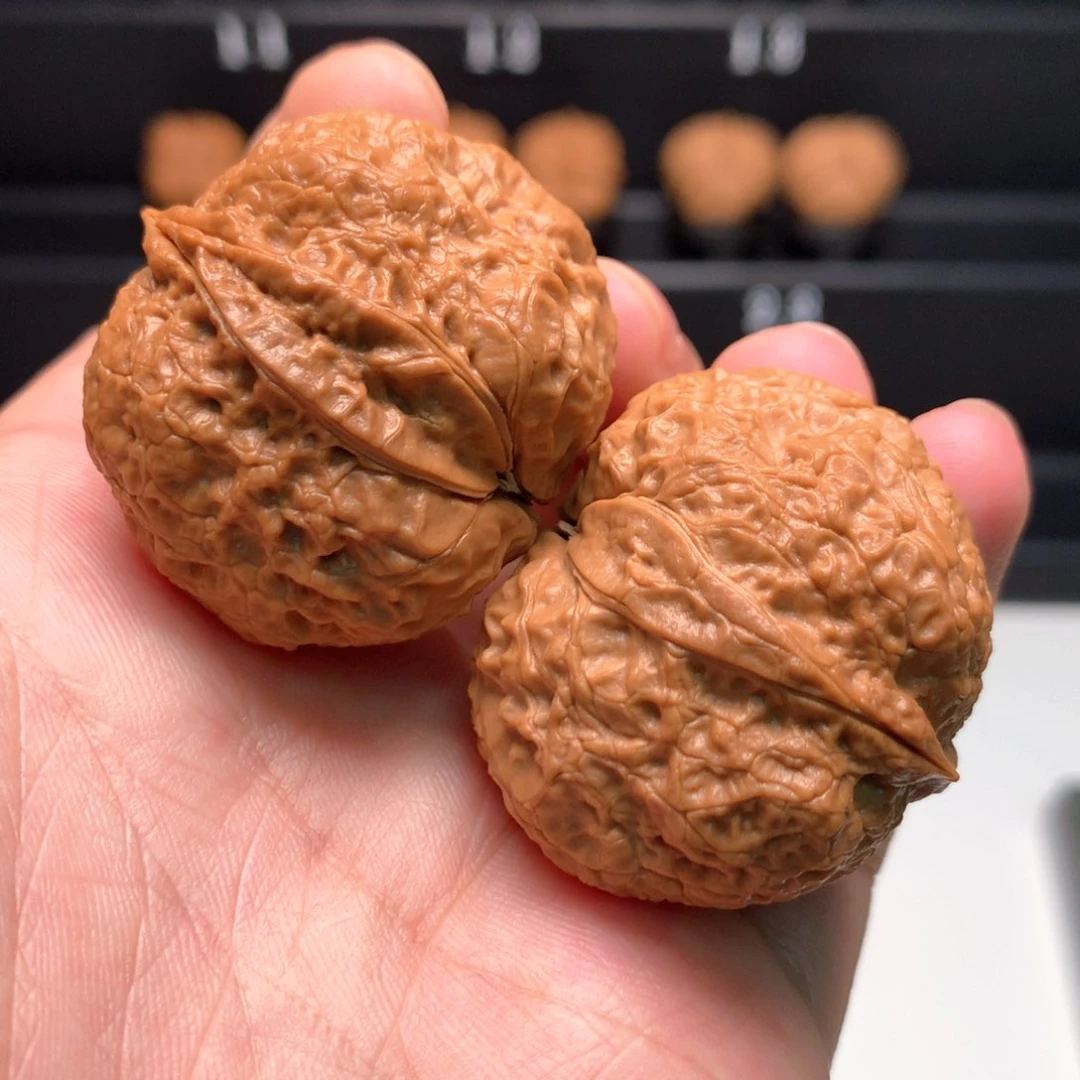 把件文玩核桃陈**?玉石三棱生命