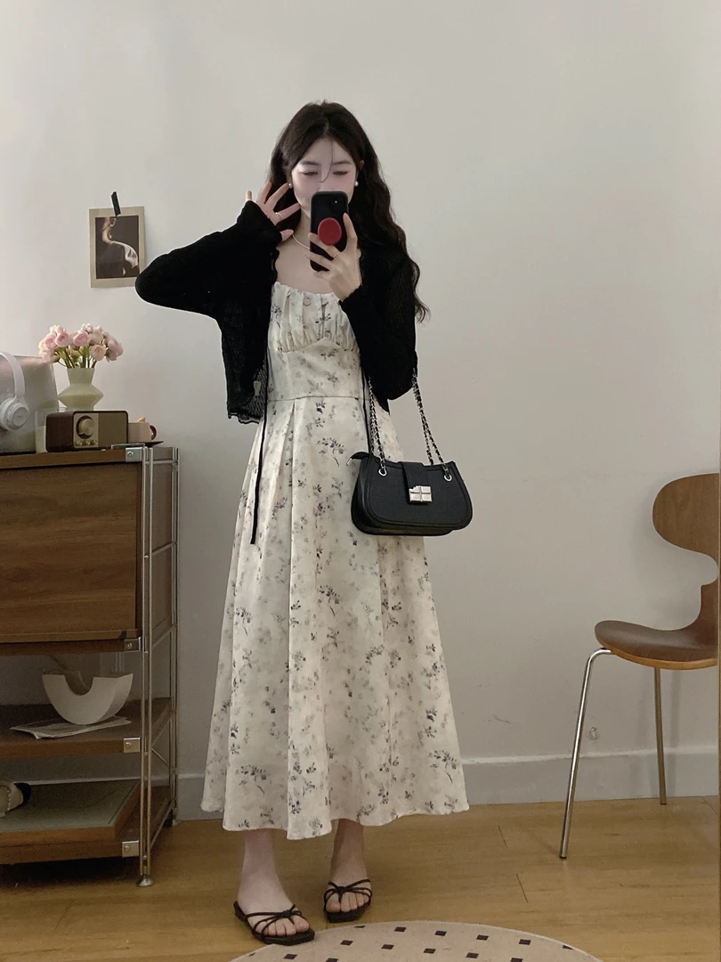 潮流爆款大码碎花连衣裙2025春新款温柔显瘦吊带甜美可爱风格衣服