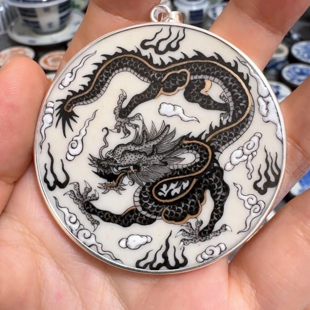 大***具瓷片墨彩黑金龙挂件