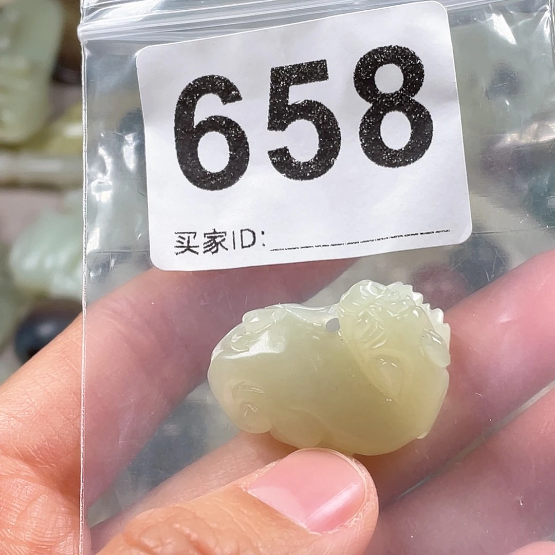 和田玉（糖玉）颈饰未镶嵌