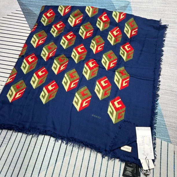 未使用 GUCCI/古驰 古驰藏青色满印围巾