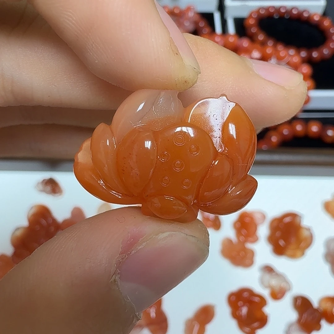 南红玛瑙未镶嵌川料瓦西荔枝冻荷花7.4g