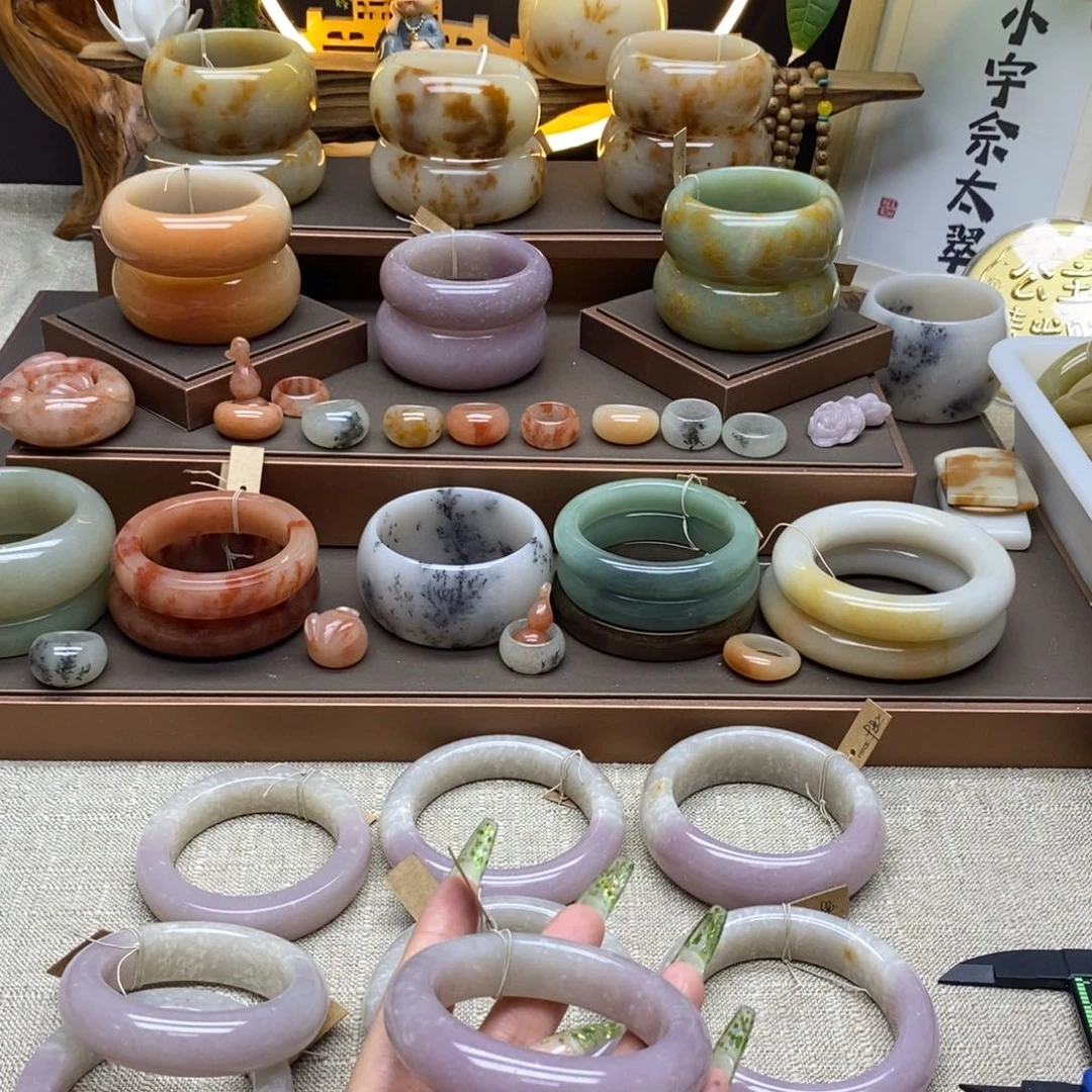 宁****合金手镯石英质玉