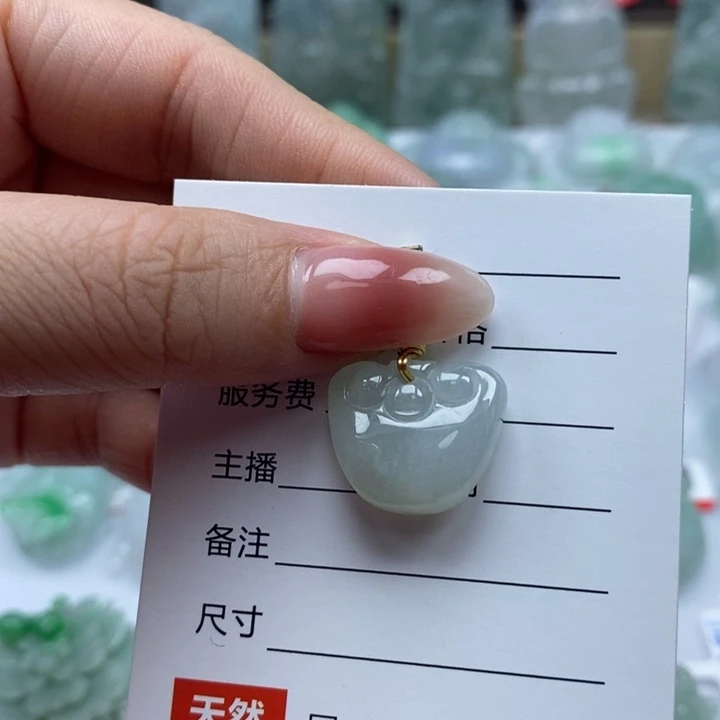 翡翠未镶嵌颈饰天然翡翠吊坠ａ货