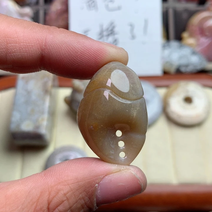 硅化珊瑚（珊瑚玉）颈饰未镶嵌