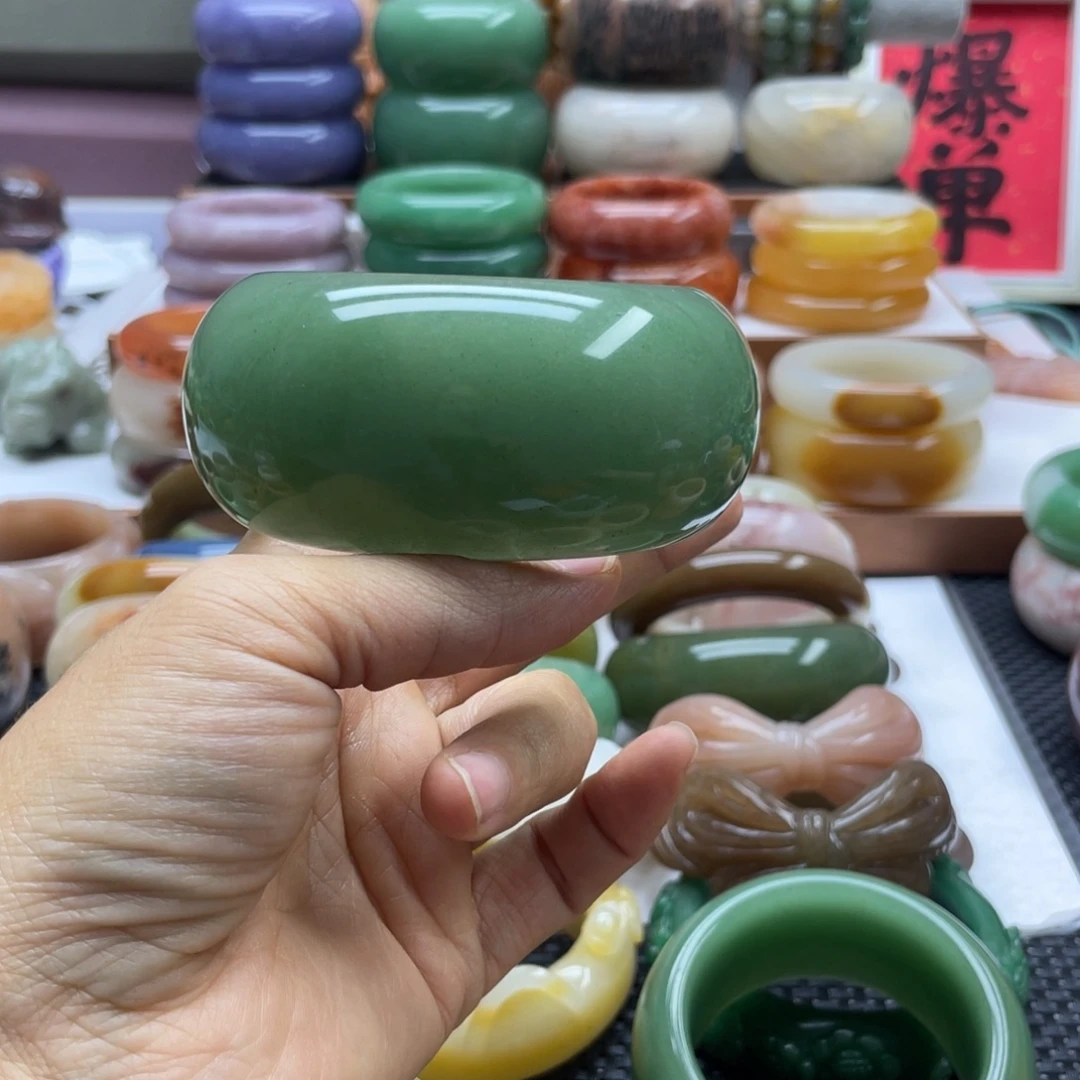 因***啊石英岩玉未镶嵌手镯