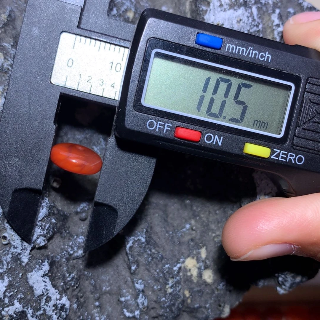 南红玛瑙未镶嵌火焰纹扣子10.5×4.6微白纹