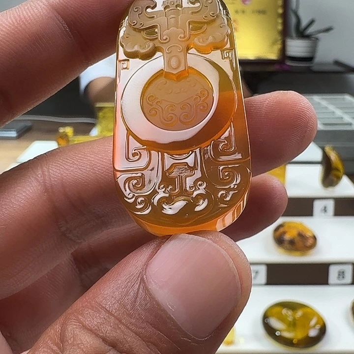 琥珀未镶嵌颈饰象头如意