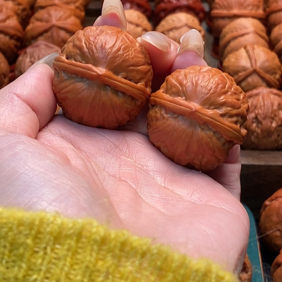 文玩核桃吊坠金蟒