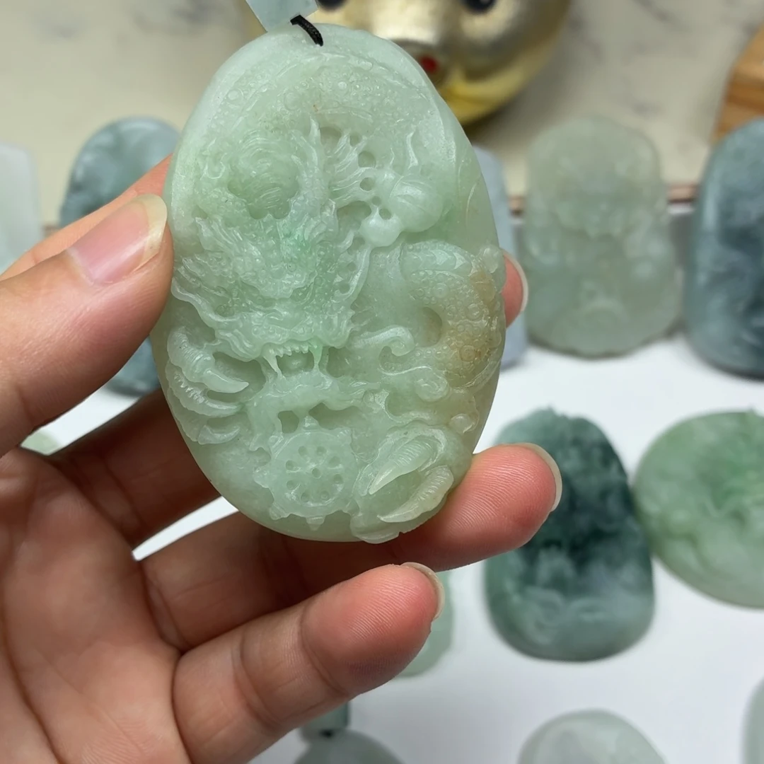 未镶嵌定制翡翠龙牌