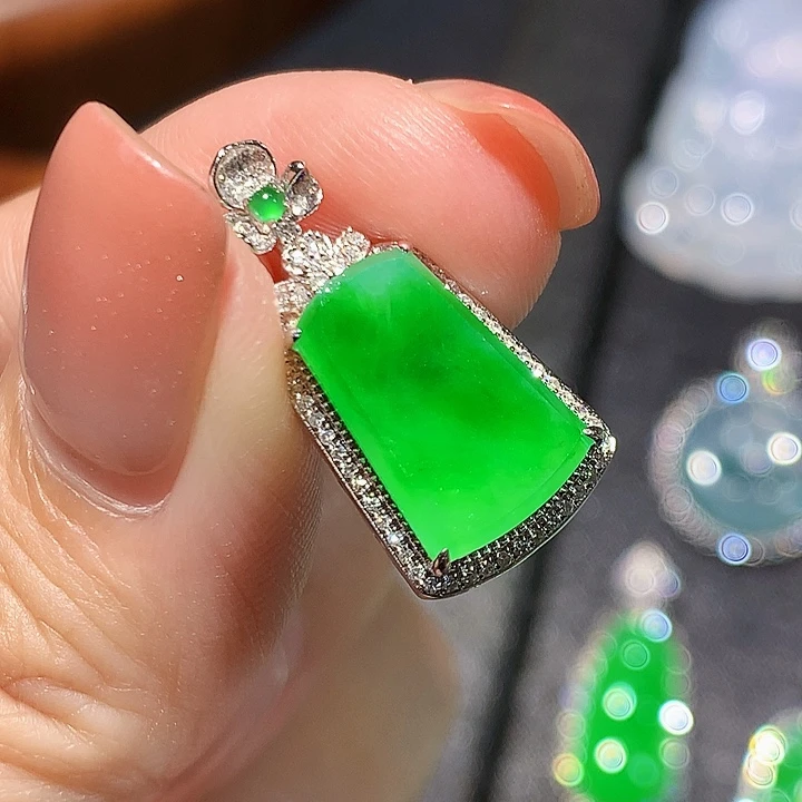 翡翠18K金镶嵌吊坠(不含链)