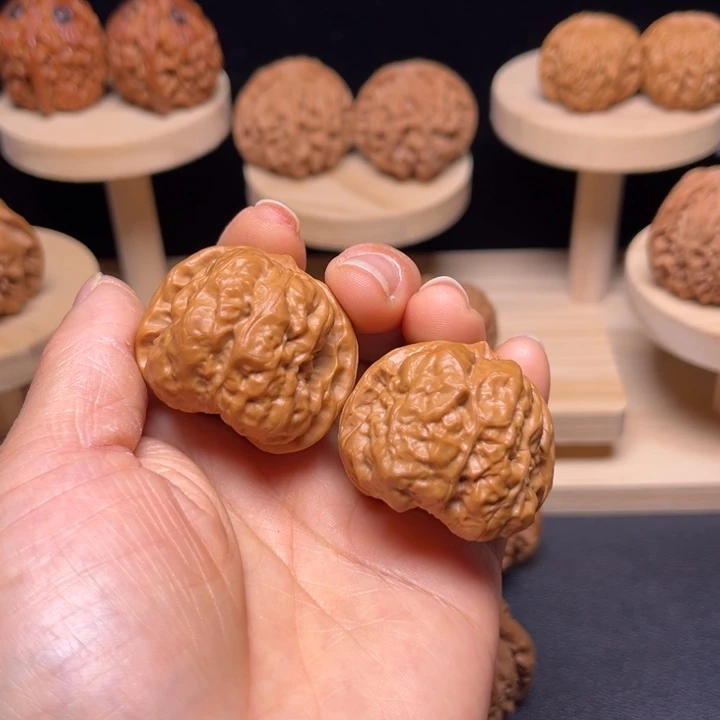 文玩核桃吊坠37蟆蟆头