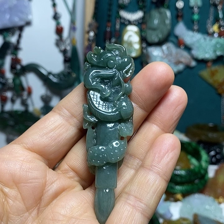 翡翠未镶嵌吊坠(赠链)