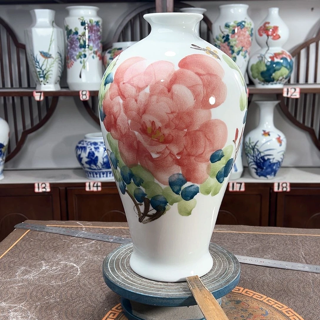 摆件景德镇陶瓷梅红牡花