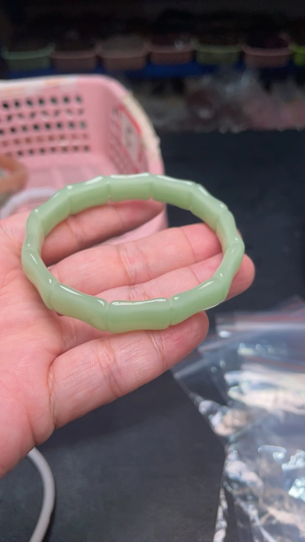 B46    鸭蛋青竹节手牌