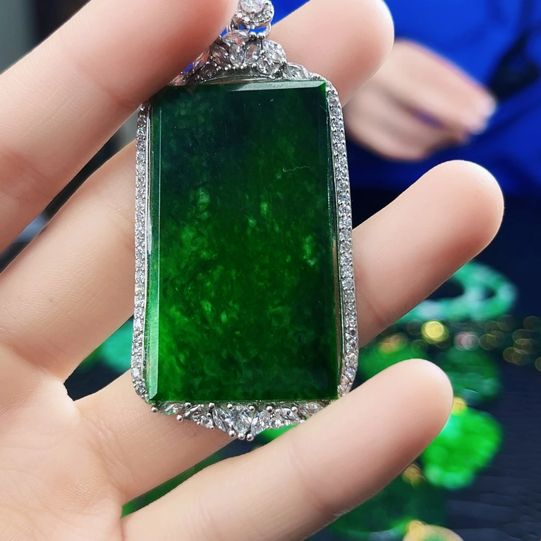 颈饰银S925镶嵌翡翠多样性