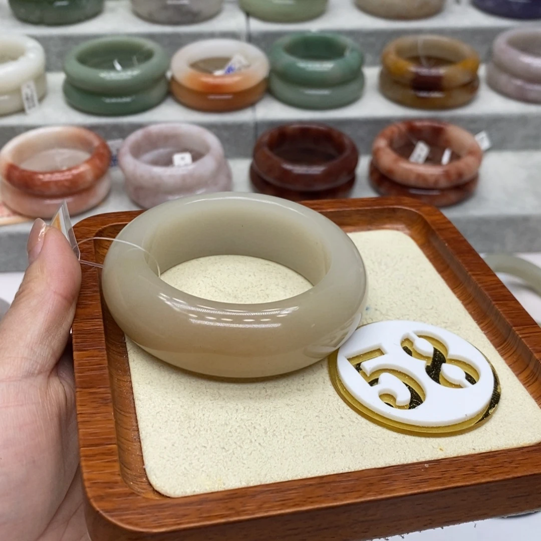 石英质玉未镶嵌手镯