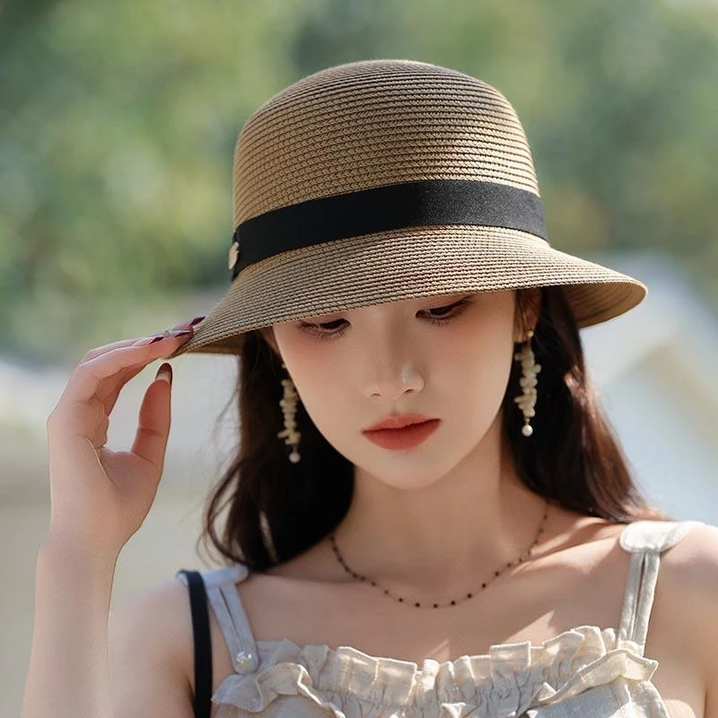 2025新款遮阳草帽女夏季赫本风出游海边太阳帽显脸小防晒沙滩帽