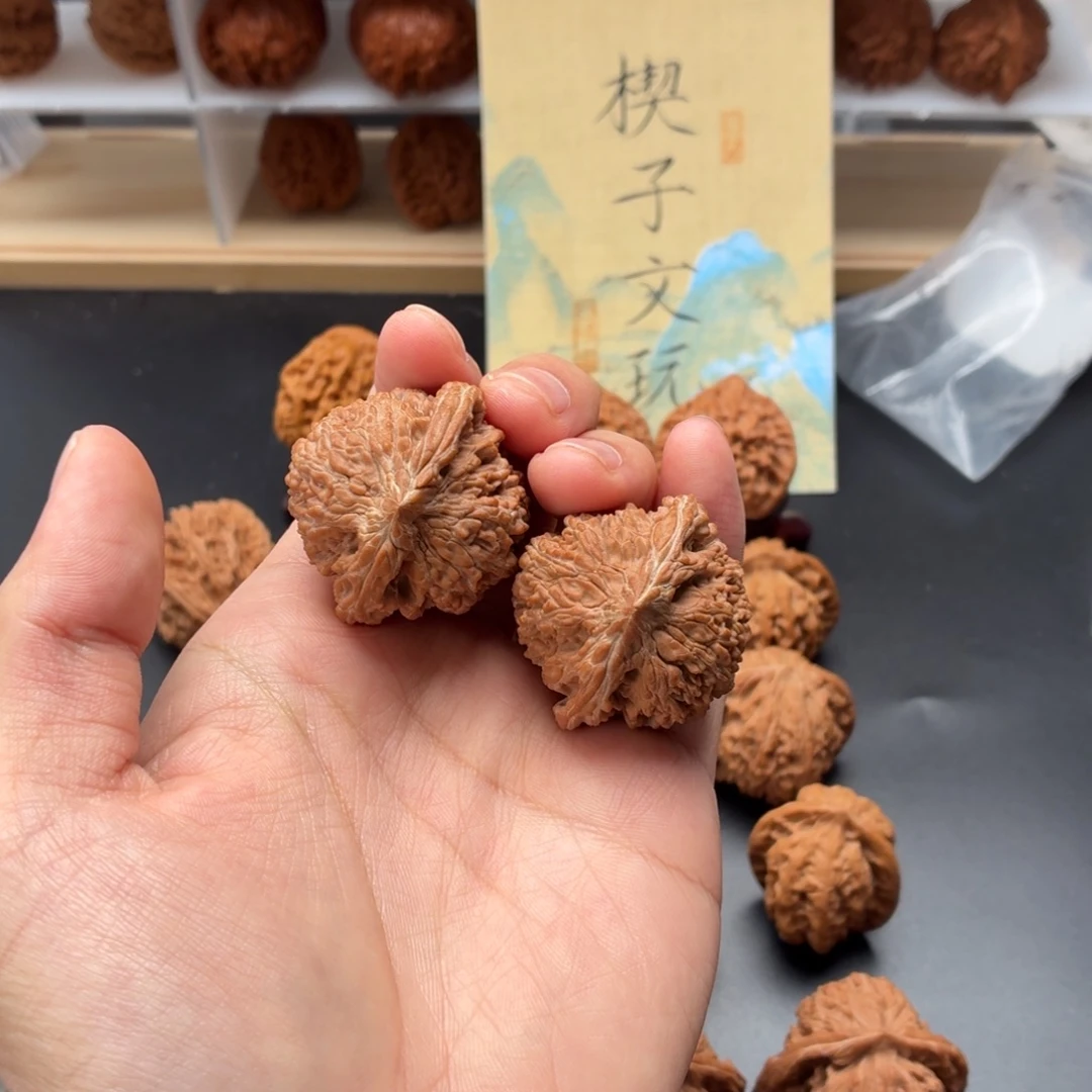 ￴***￴文玩核桃把件满天星老款40