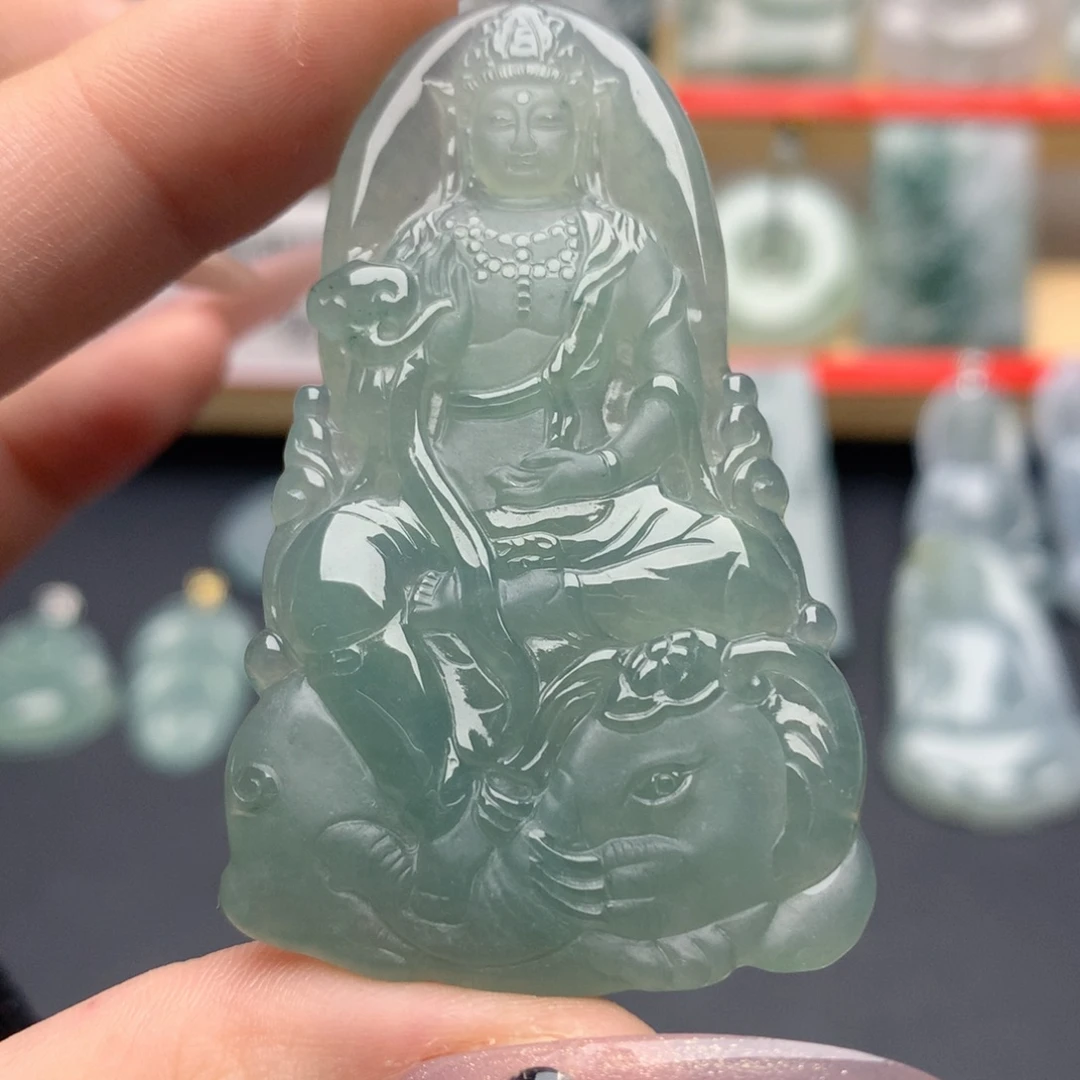 翡翠未镶嵌颈饰普贤菩萨