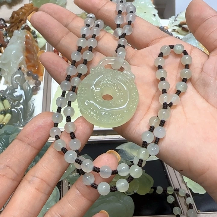 蛇纹石玉未镶嵌吊坠