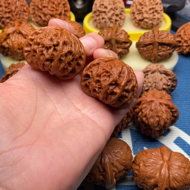 文玩核桃把件宫灯