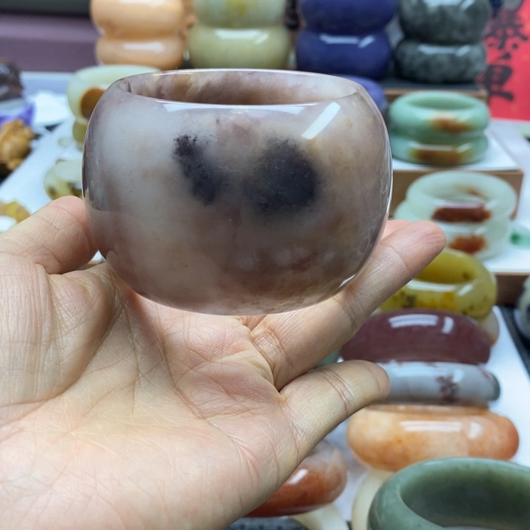 未镶嵌手镯石英岩玉