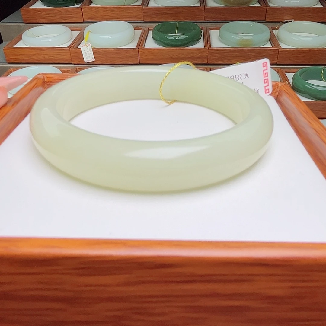 和田玉未镶嵌手镯51