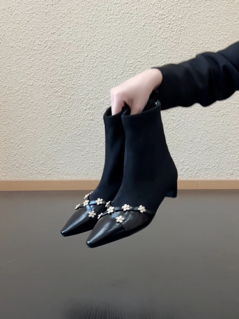 Pokoy-4cm法式尖头绒面后拉链瘦瘦靴水钻花朵气质通勤短靴