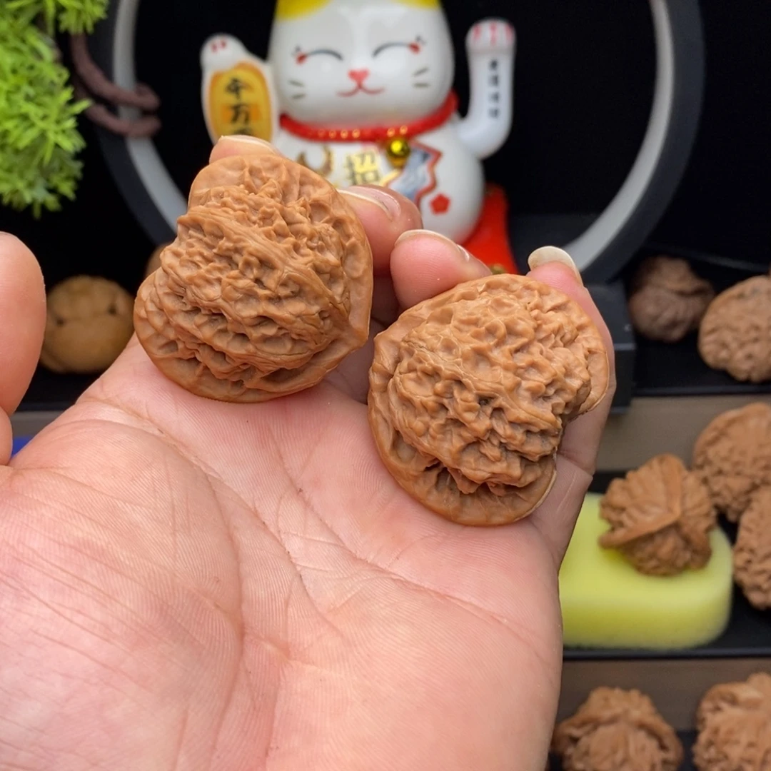 文玩核桃把件42桃心宫灯