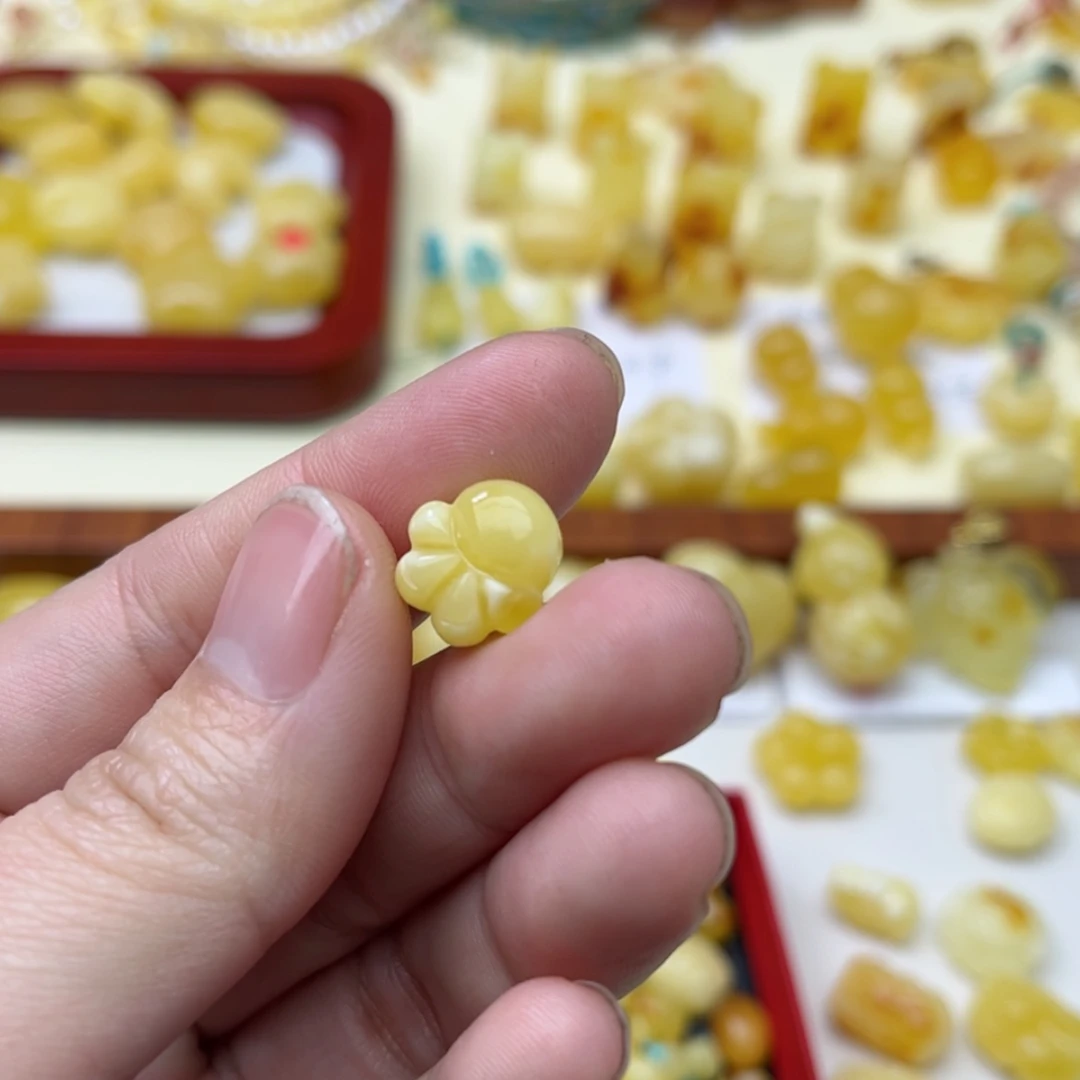 【闪购商品】蜜蜡裸石未镶嵌配饰