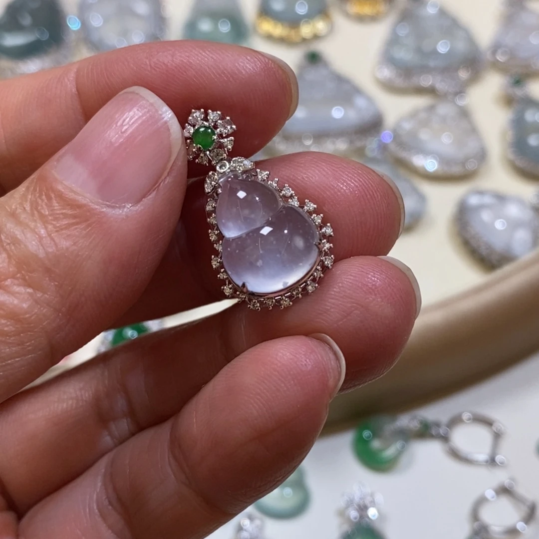 翡翠18K金镶嵌吊坠(不含链)葫芦