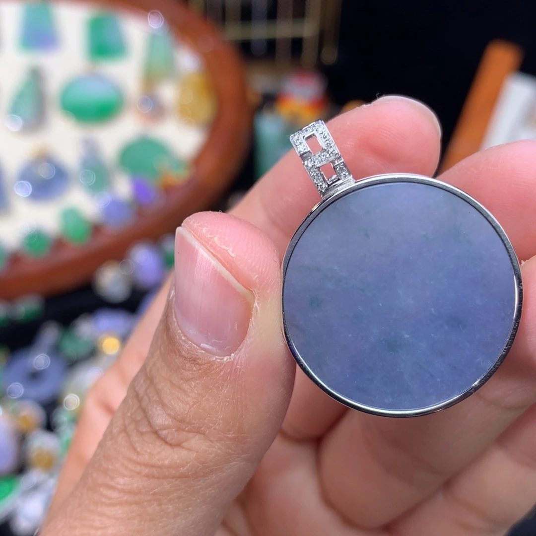 翡翠吊坠(不含链)18K金镶嵌