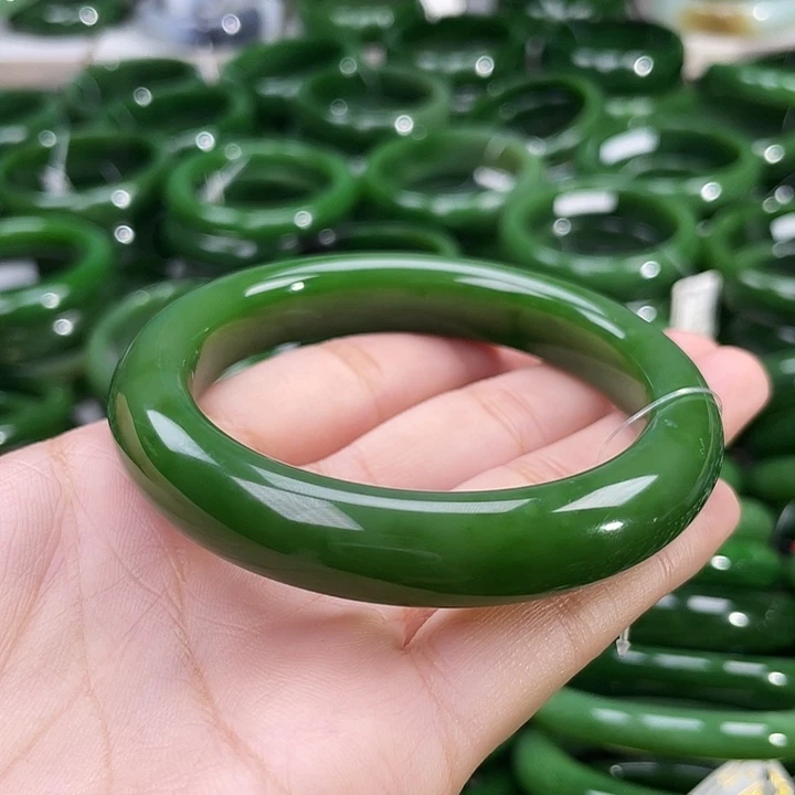 未镶嵌手镯和田玉（碧玉）