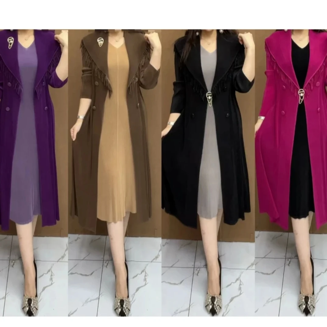 胸针款2025新款三宅褶皱大码假两件连衣裙嘎嘎洋气高档