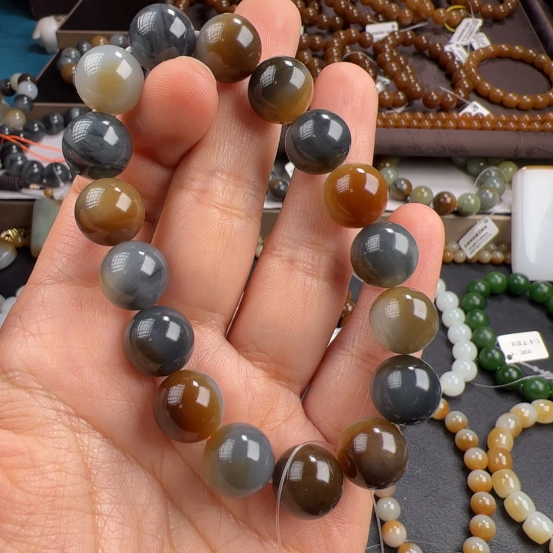 和田玉手链未镶嵌颗颗三色