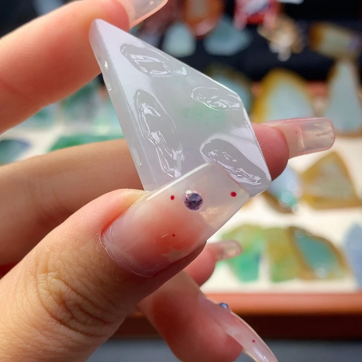 颈饰未镶嵌翡翠好