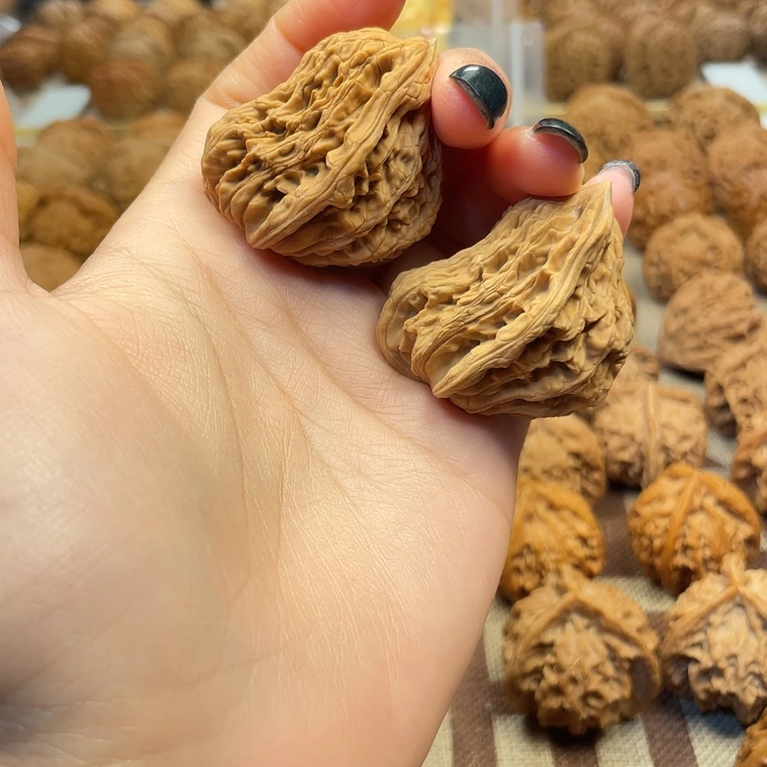 文玩核桃吊坠小飞鸟